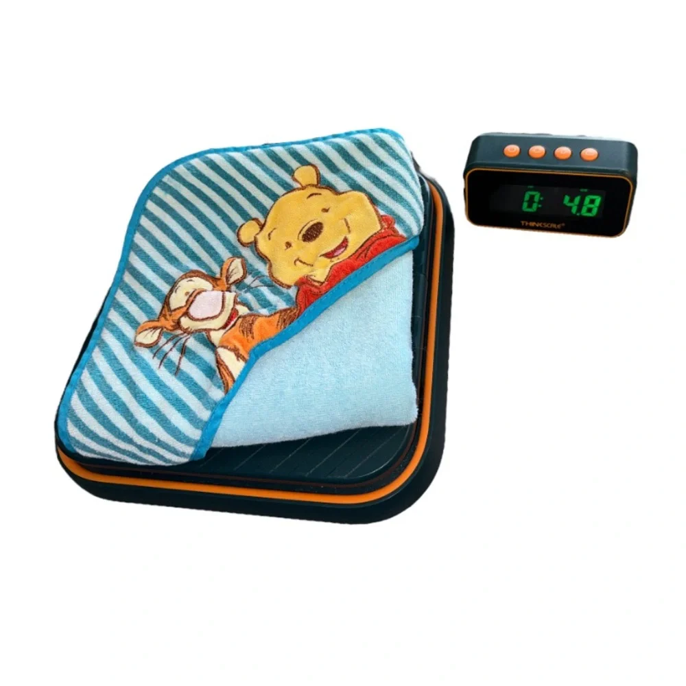 Vintage Disney Winnie The Pooh & Tigger Hooded Towel